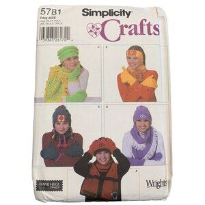Simplicity Crafts 5781 Fleece Accessory Patterns By Elaine Heigl Designs - uncut